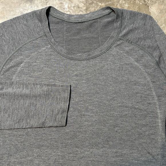 Lululemon Shirt Mens Medium Grey Metal Vent Tech Long Sleeve Gym Running - Picture 1 of 9
